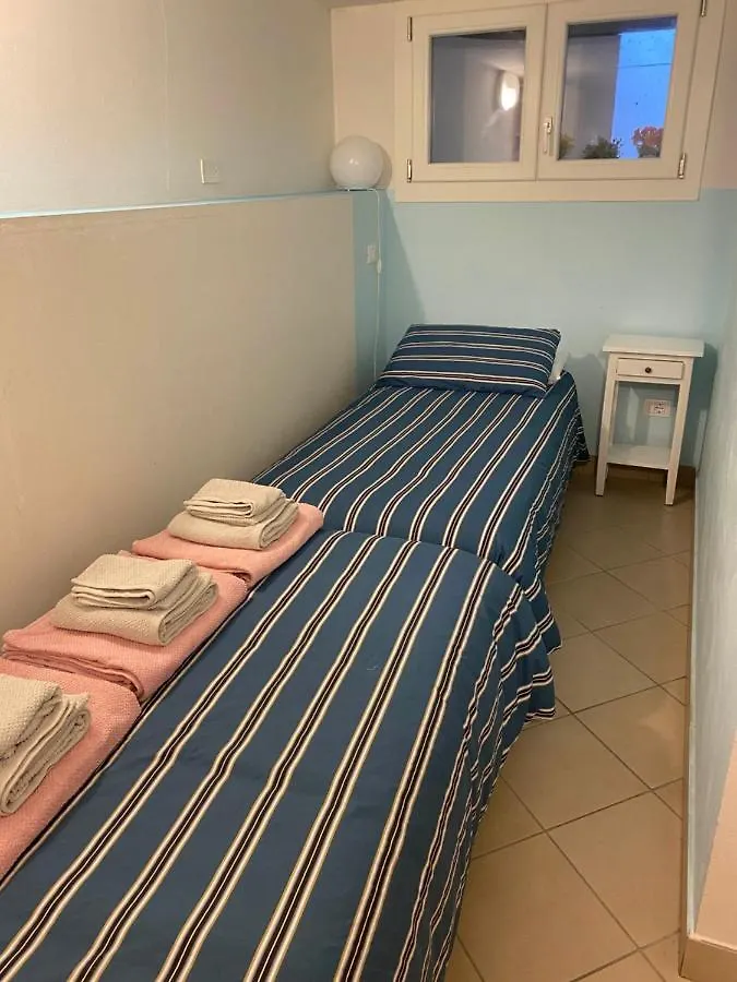 Apartment Casa Vacanze Gardiolina San Felice del Benaco Italy