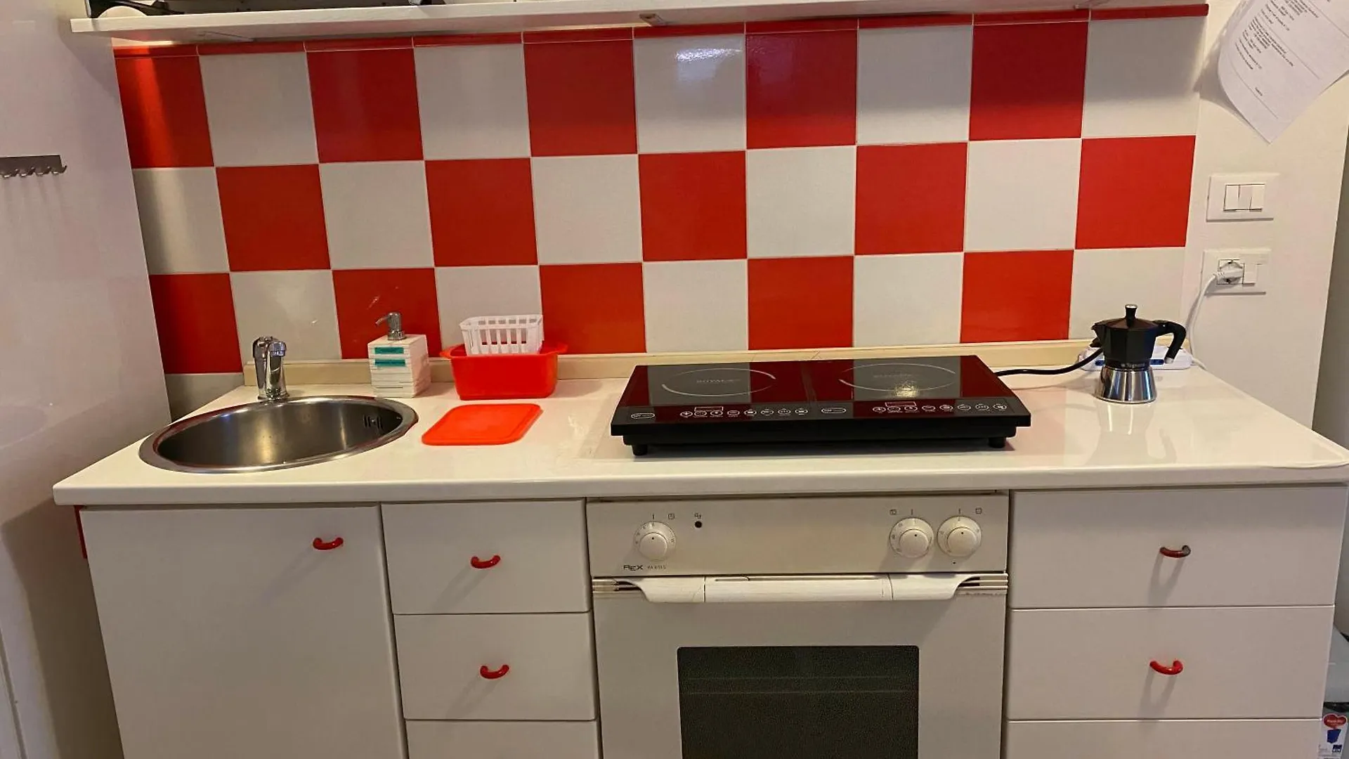 Casa Vacanze Gardiolina San Felice del Benaco 0*,  Italy